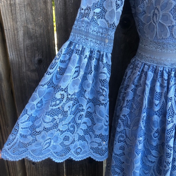 Sequin Hearts • blue lace flare sleeve dress - Picture 3 of 7